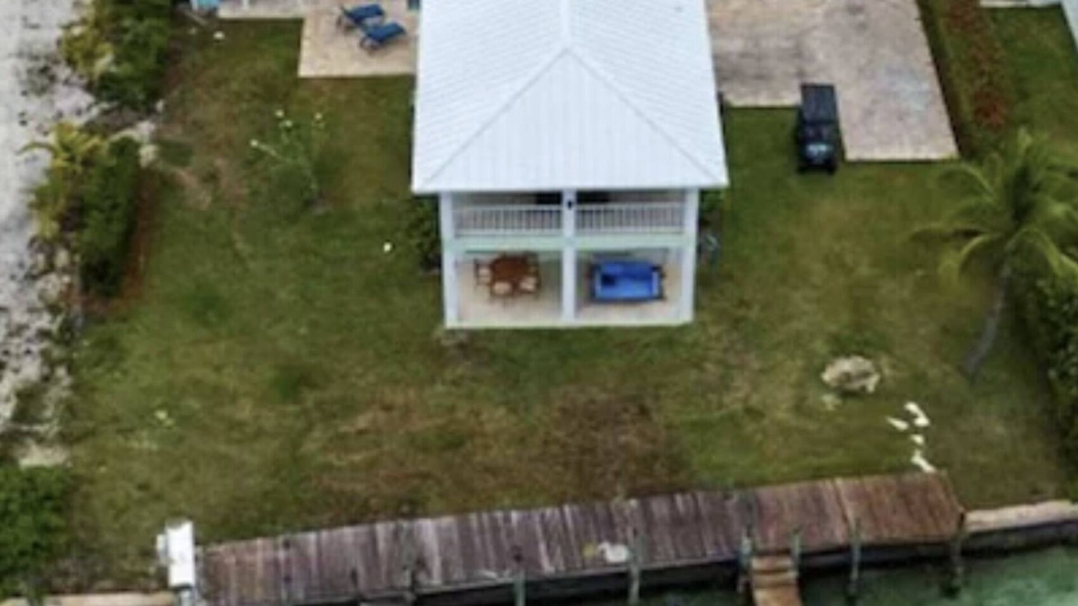 Treasure Cay House | WATERFRONT FAMILY COMPOUND 3 HOMES SLEEPS 30 WITH POOL, 3 BOAT SLIPS