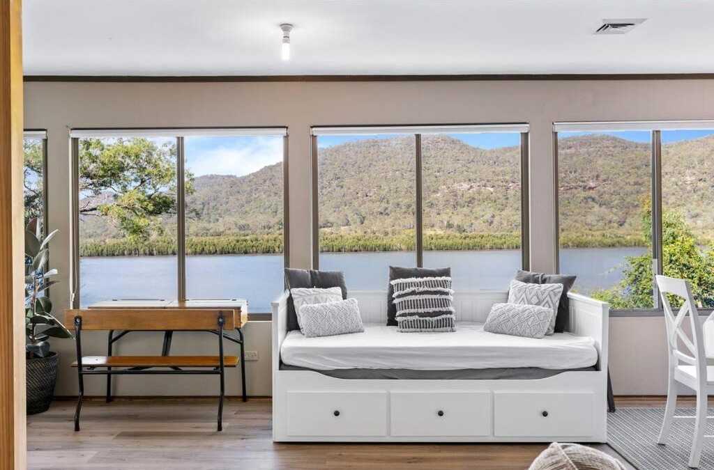 Courangra House | Waterfront Family Holiday Home
