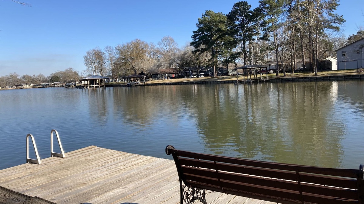 Oakhurst House | Waterfront Family Lake House with Gameroom