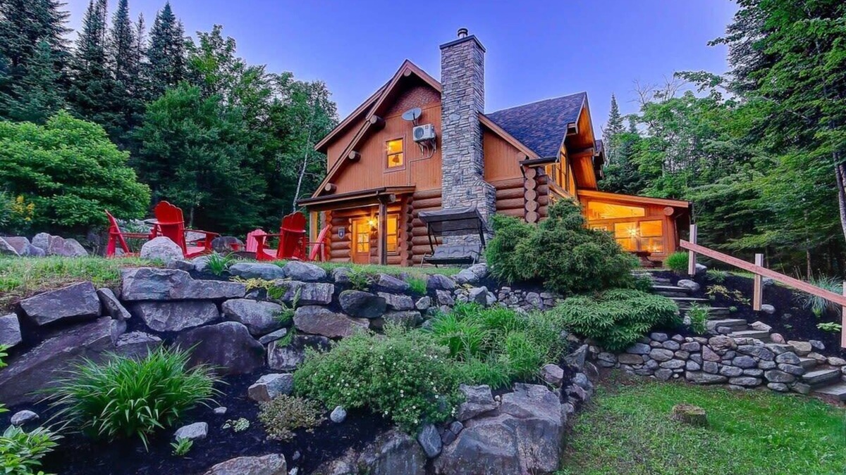 Fiddler Lake Resort Ski Chalet | Waterfront - Family, Pool & Spa