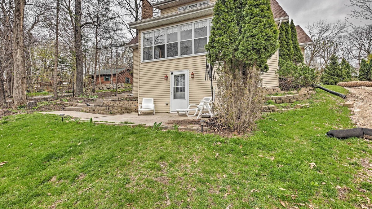 Fond du Lac House | Waterfront Fond du Lac Home on DeNeveu Lake!