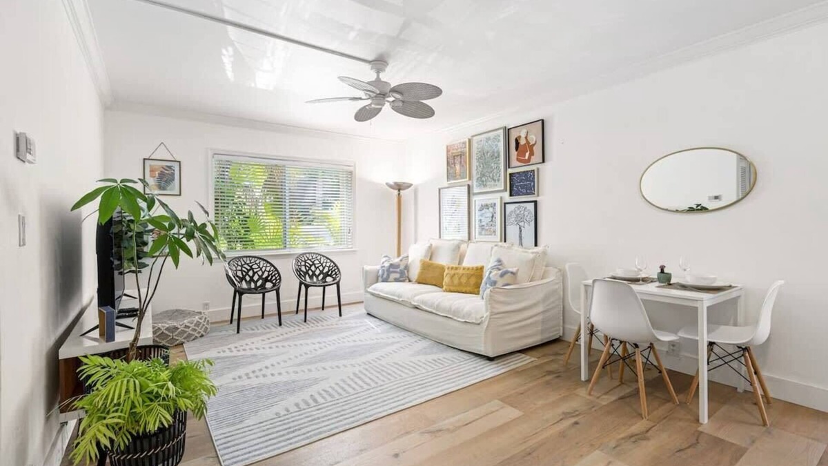 Hendricks and Venice Isles Apartment | Waterfront Gem on Las Olas Isle – Near Beach