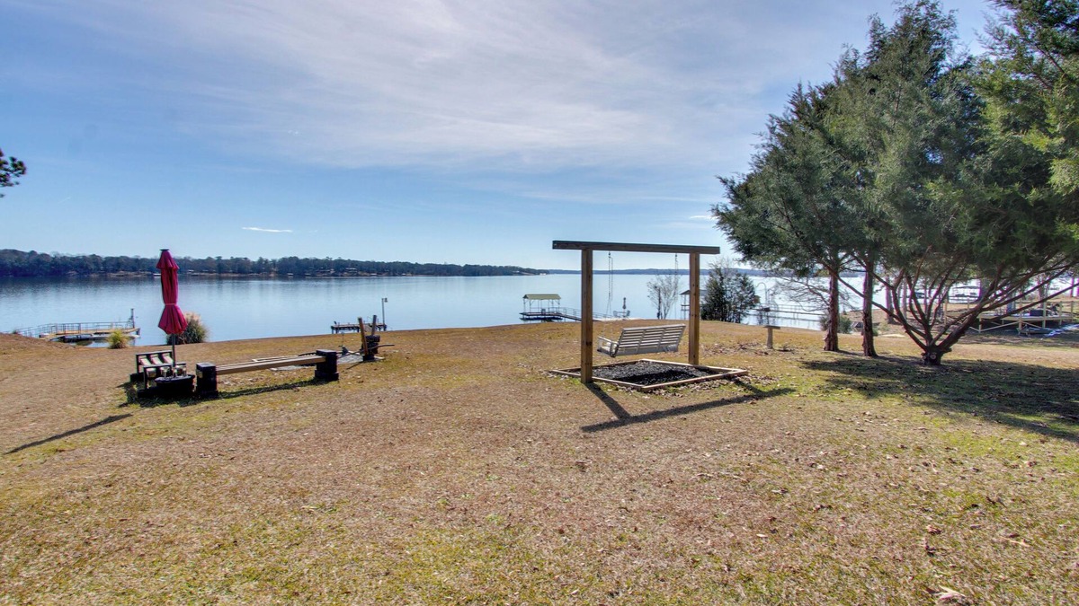 Fort Gaines House | Waterfront Gem w/Fire Pits & Dock in Georgetown