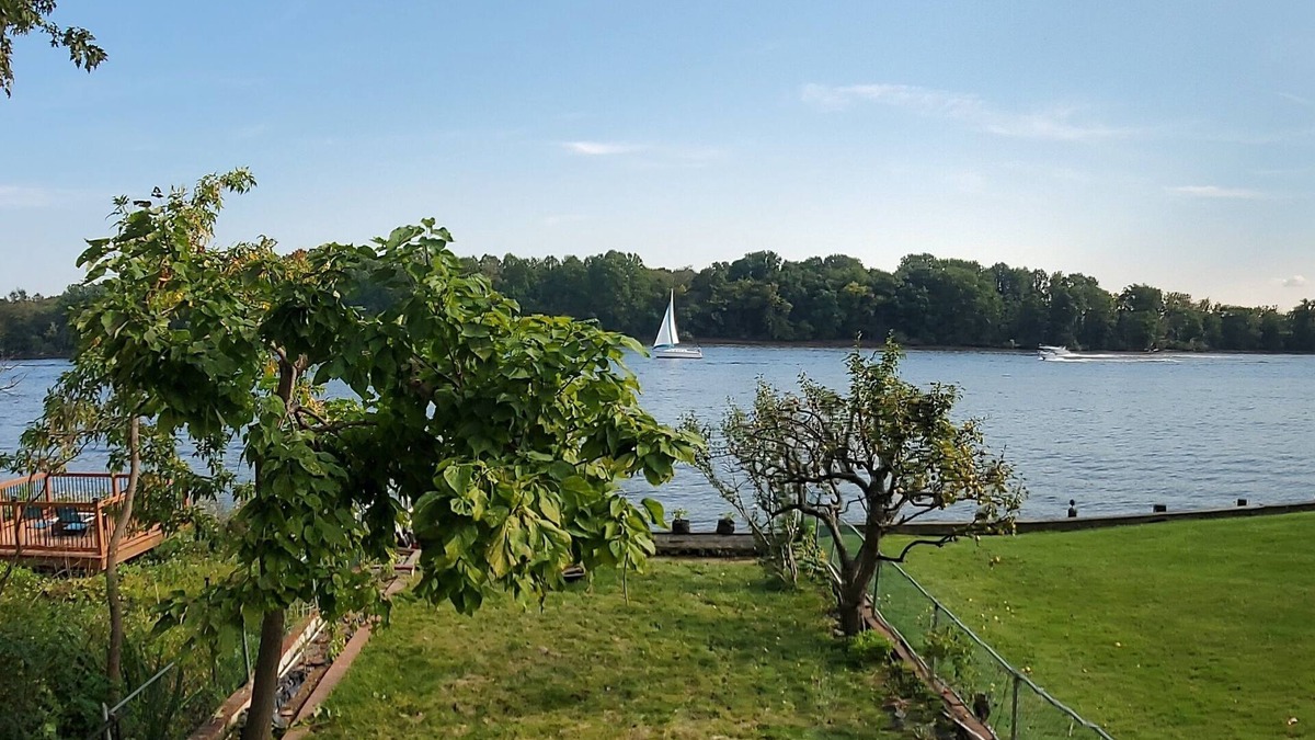 Bristol Apartment | Waterfront Getaway #2, Historic Bristol.