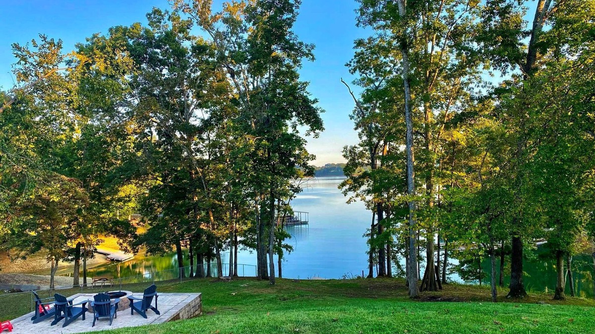 Rutledge Cabin | Waterfront Getaway | Firepit, Dock & Fishing
