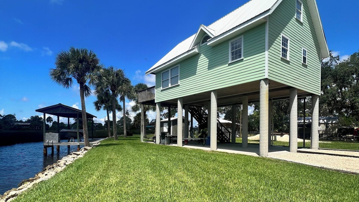 Chiefland House | Waterfront Getaway in Suwannee, FL