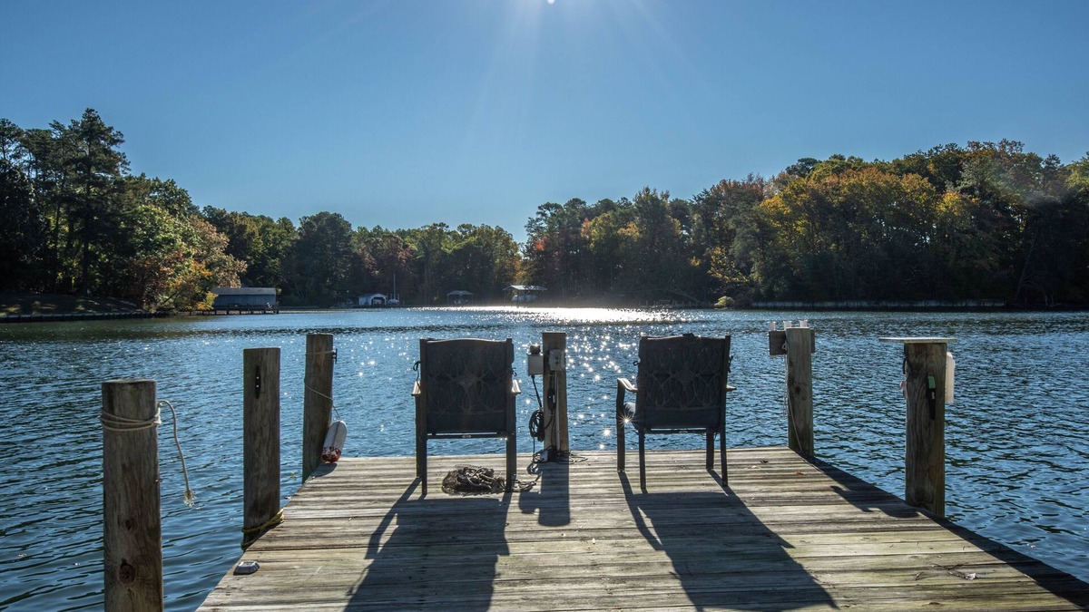 Reedville House | Waterfront Getaway: Kayaks, Paddle Board, Fishing!