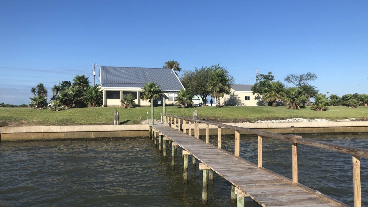 Port Lavaca House | Waterfront Getaway! Relax in this waterfront home with pier on huge lot!