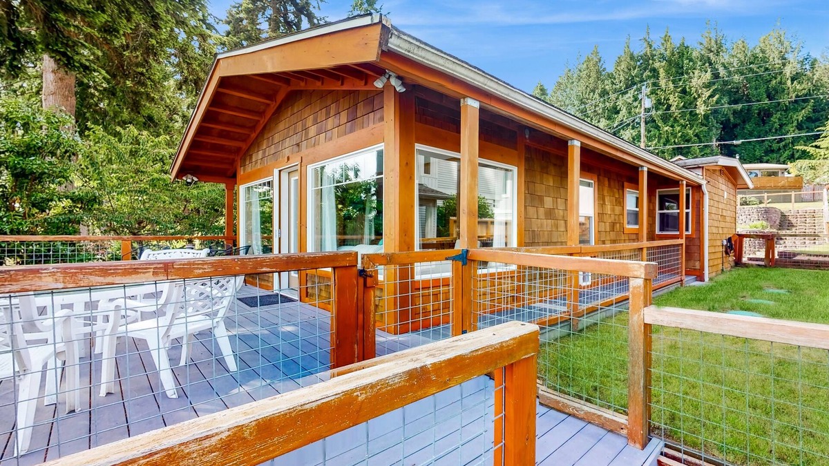 Bells Beach House | Waterfront getaway with beautiful patio, wifi and W/D