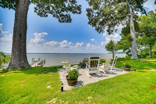 Bellamy House | Waterfront Gloucester Cottage with Private Boat Dock