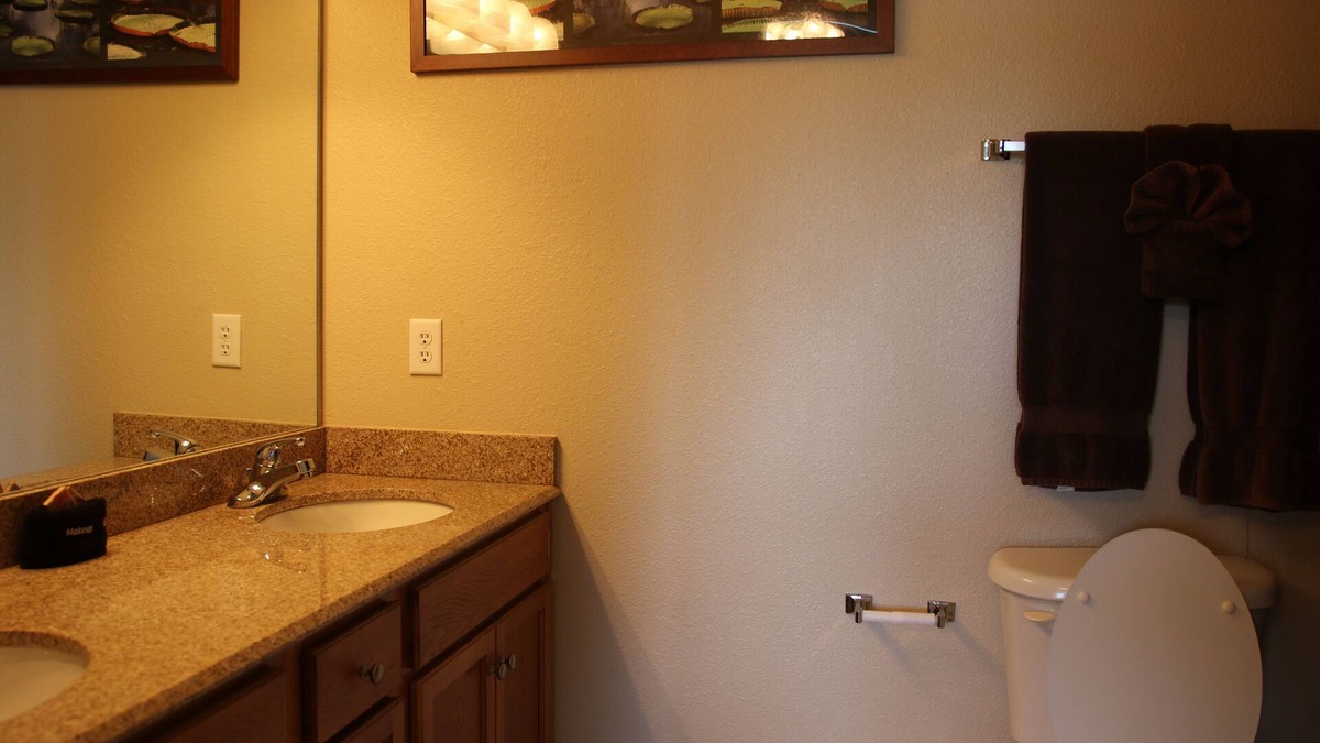 Foley Condo | Waterfront - great fishing, peaceful & quiet, yet close to Tanger Outlets & OWA