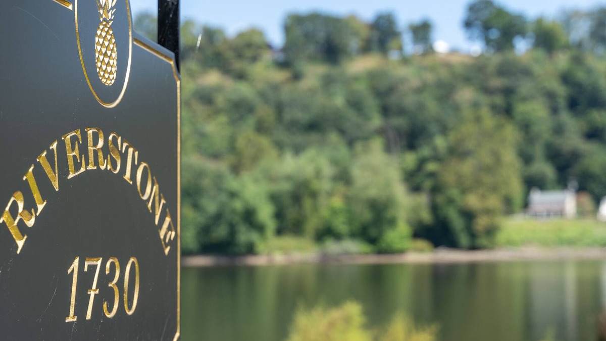 Bridgeton Townshp House | Waterfront Guest House Bed & Breakfast on the Delaware River in Bucks County