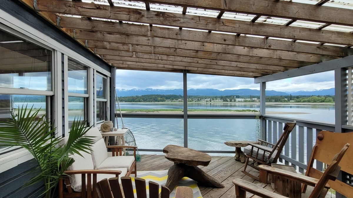 Comox Apartment | Waterfront Guesthouse