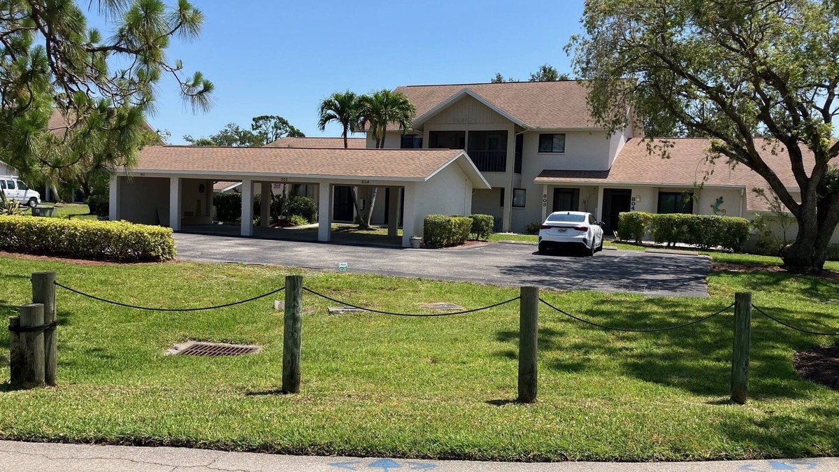 Riverbend Country Club House | Waterfront Gulf Access Dock right off the Caloosahatchee River abundant wildlife