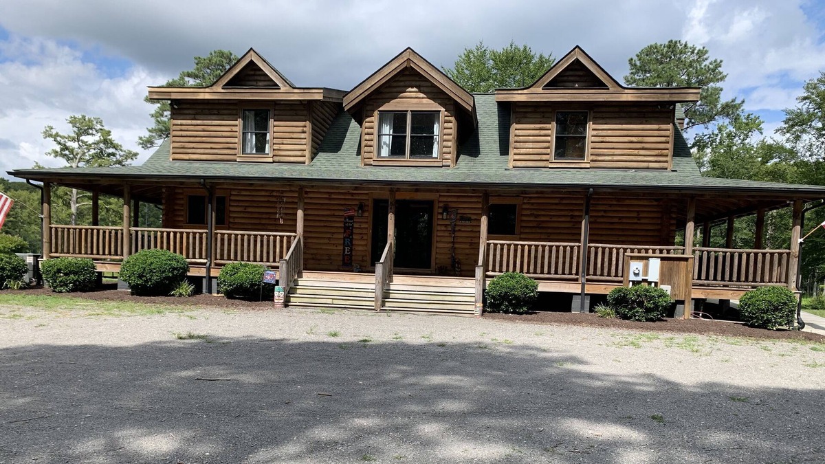 Lanexa Cabin | Waterfront Handicap accessible home with Fire pit, hot tub & dock