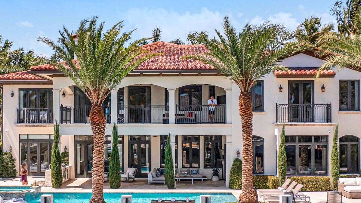 Sunrise Key Villa | Waterfront | Heated Pool | Canal View & Access | Mimosa Key | VlLLAS