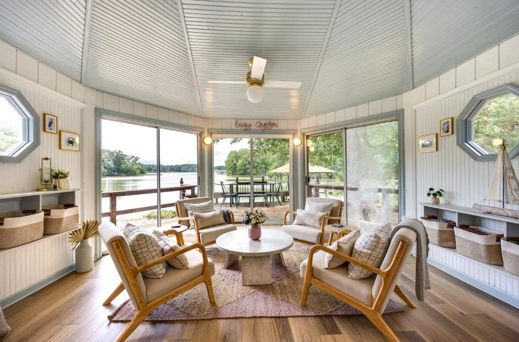 Ophelia House | Waterfront Heathsville Cottage with Dock and Hot Tub!