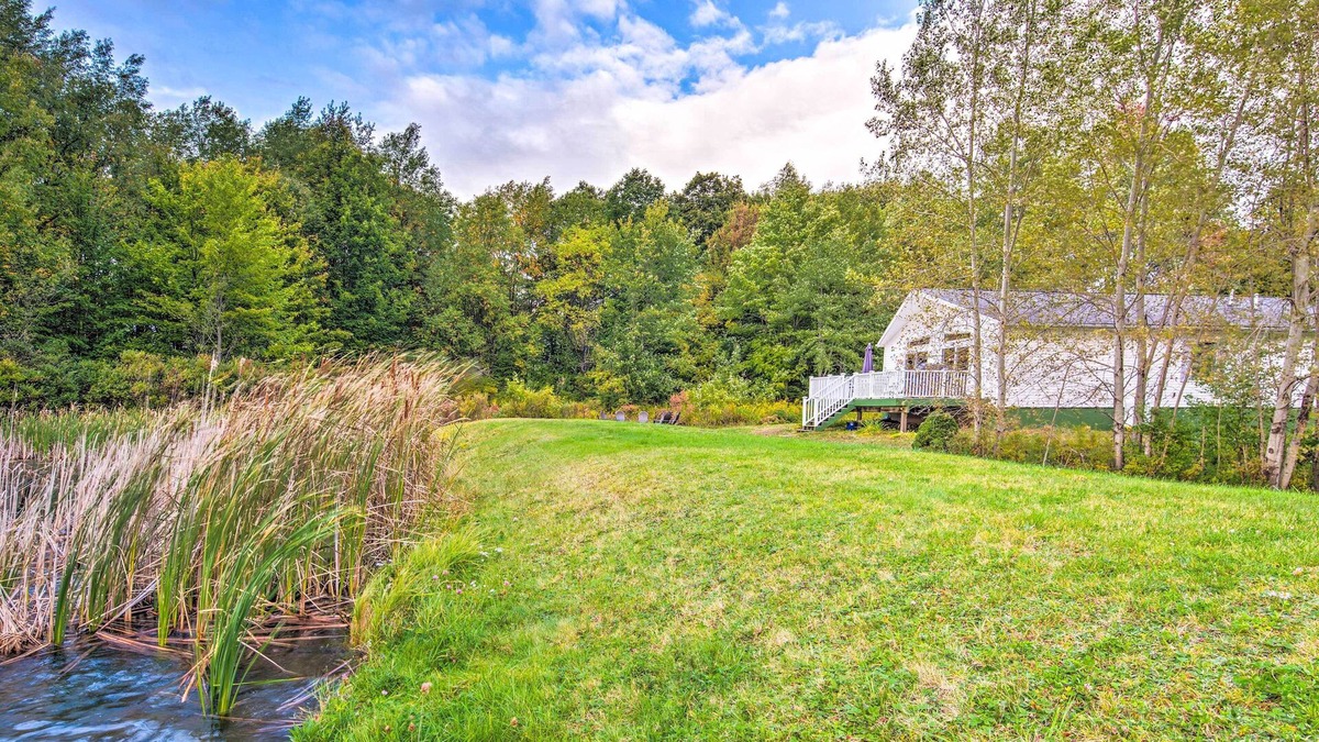 Union Dale House | Waterfront Hideaway ~ 3 Mi to Elk Mountain!