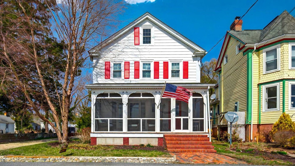 Whitehaven House | Waterfront Historic Gem w/Kayaks & Fire Pit