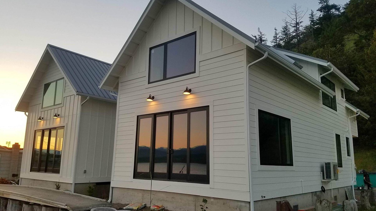 Adelma Beach House | Waterfront Home 1800 SQFT, Monthly Rental- 10 min from Downtown Port Townsend