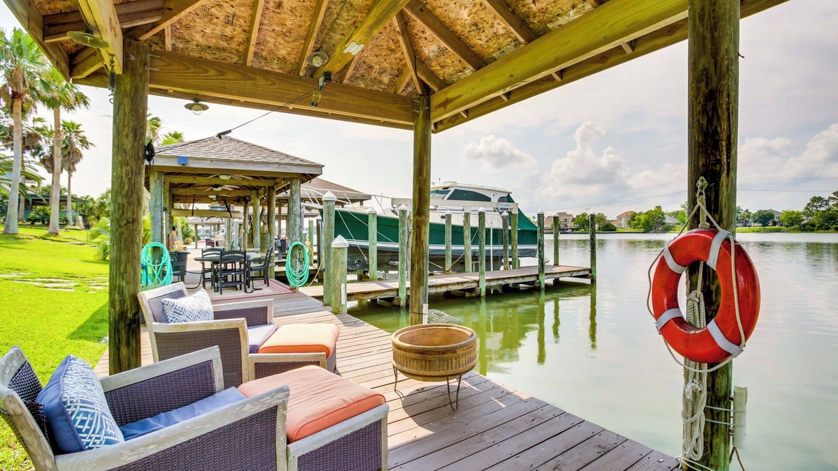 Slidell House | Waterfront Home 30 Mi to New Orleans w/Boat Dock