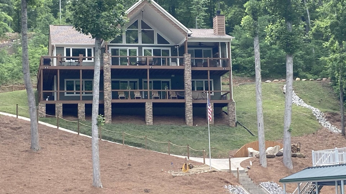 Jacksboro House | WATERFRONT Home-Big Creek- secluded cove offers the most relaxing vacation!