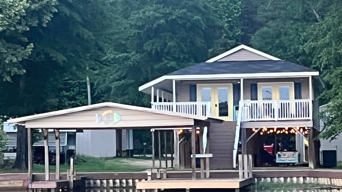 Becker House | Waterfront home/boat dock w/sunset views on the Tenn Tom Waterway.