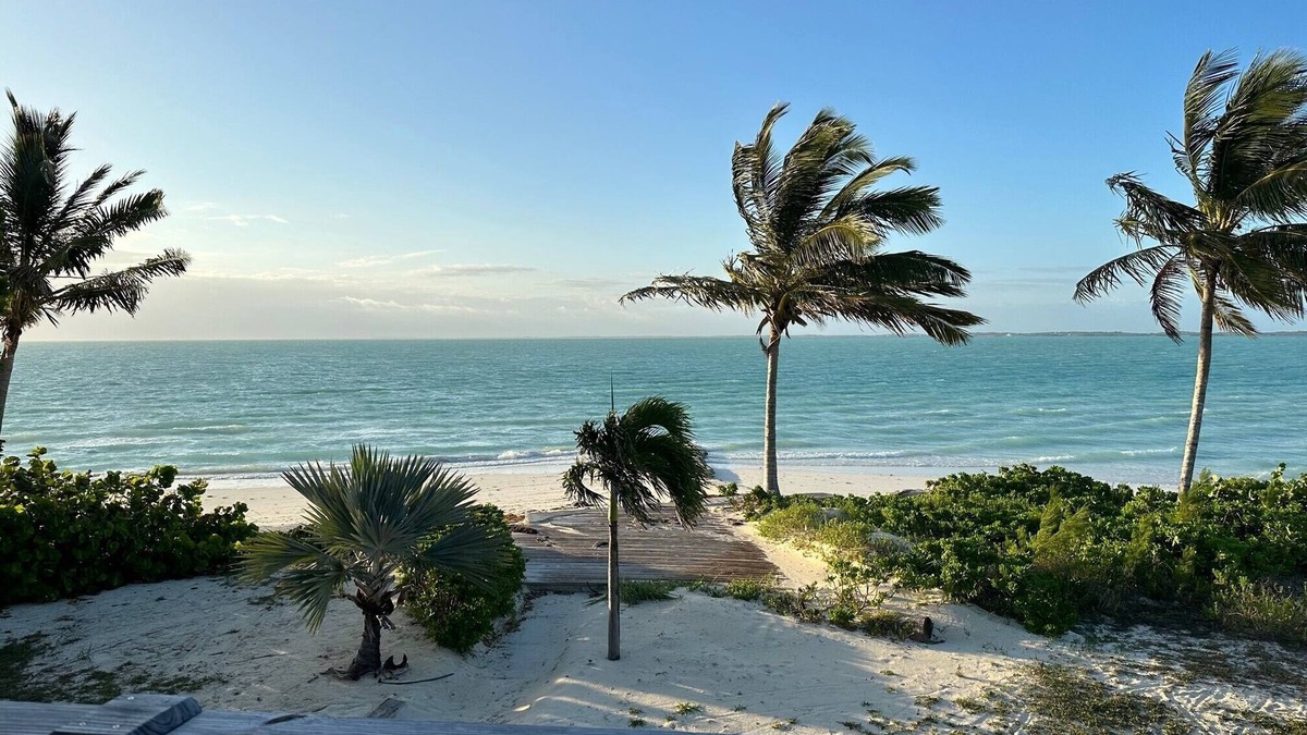 Treasure Cay House | Waterfront Home - Deep Water Dockage-Private Beach