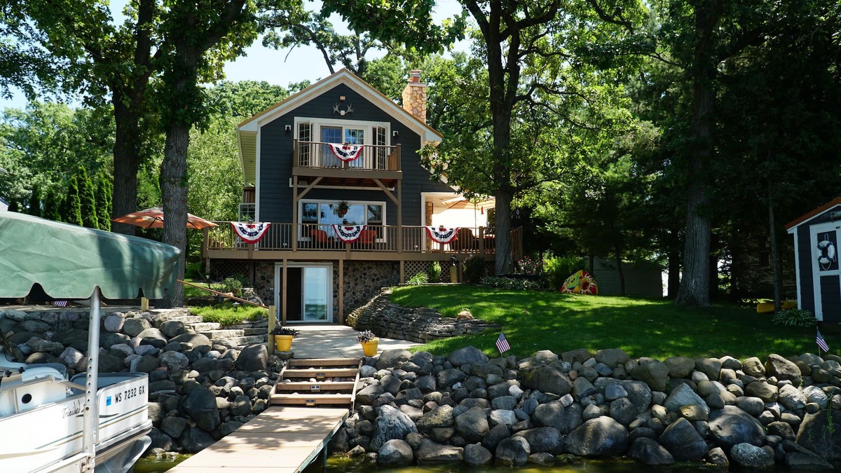 Fox Lake House | Waterfront Home! Enjoy amazing fishing and sunsets over stunning Fox Lake.