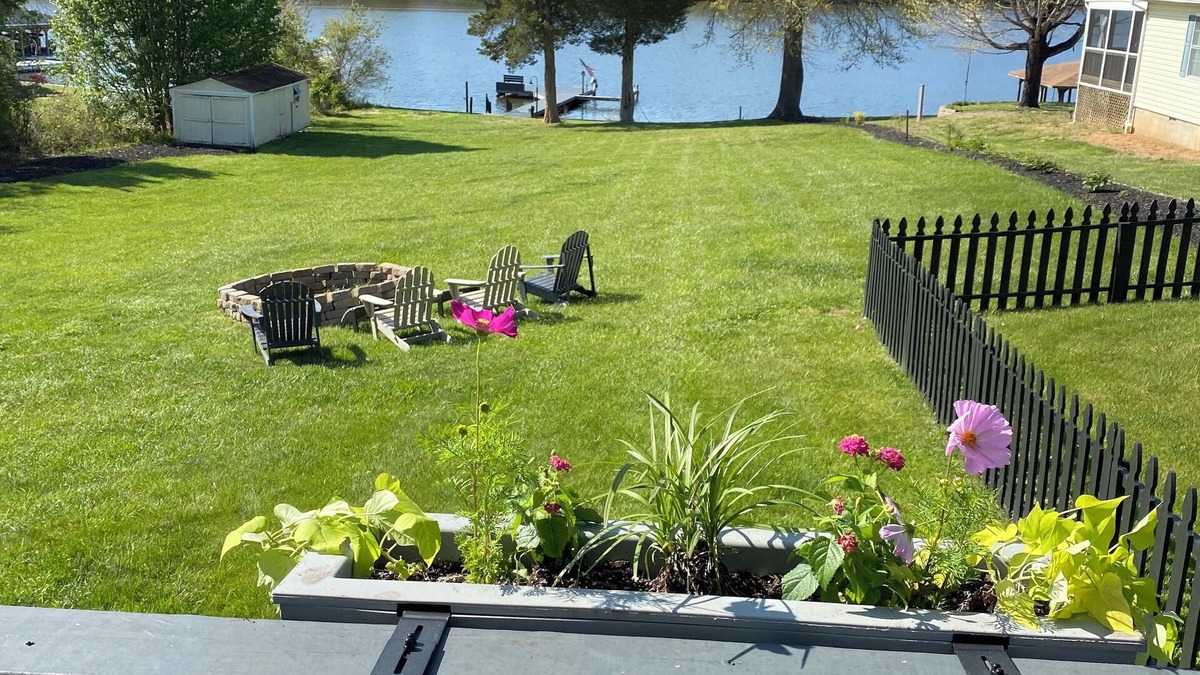 Louisa House | Waterfront Home Newly Renovated Beautiful Lake Views/Deck with 2 kayaks