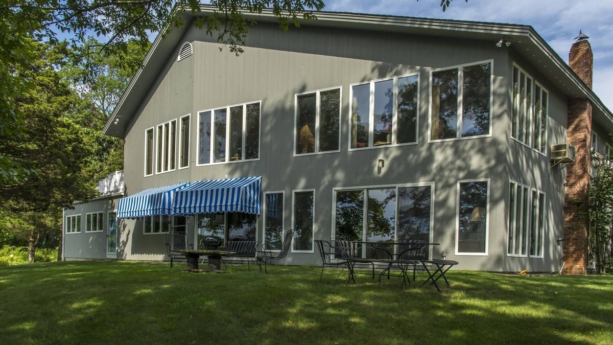 Shelter Island Heights House | Waterfront Home on Beautiful Shelter Island w/Large Deep Water Dock
