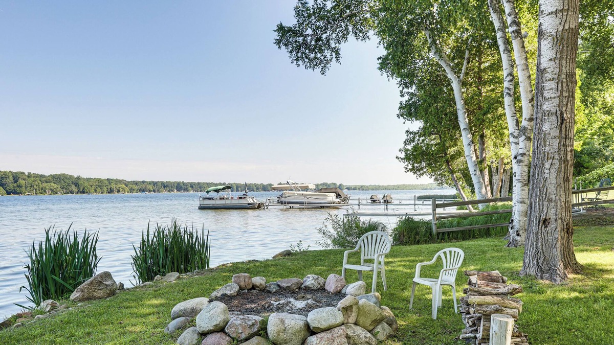 Grawn House | Waterfront Home on Duck Lake: 8 Mi to State Park!