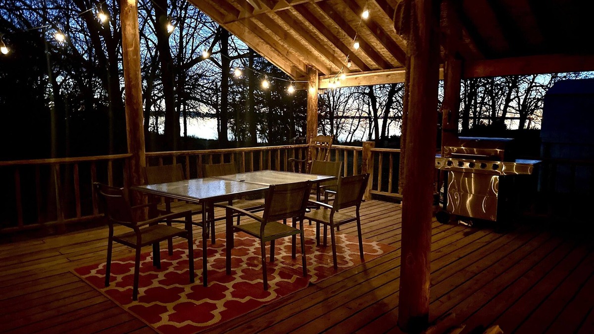 Eufaula House | Waterfront home on Eufaula - WHITE SANDY BEACHES and amazing outdoor patio/bar!