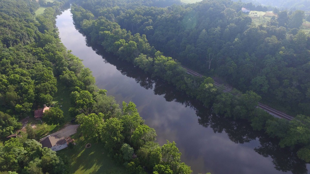 Buchanan House | Waterfront Home On James River- Springwood Va