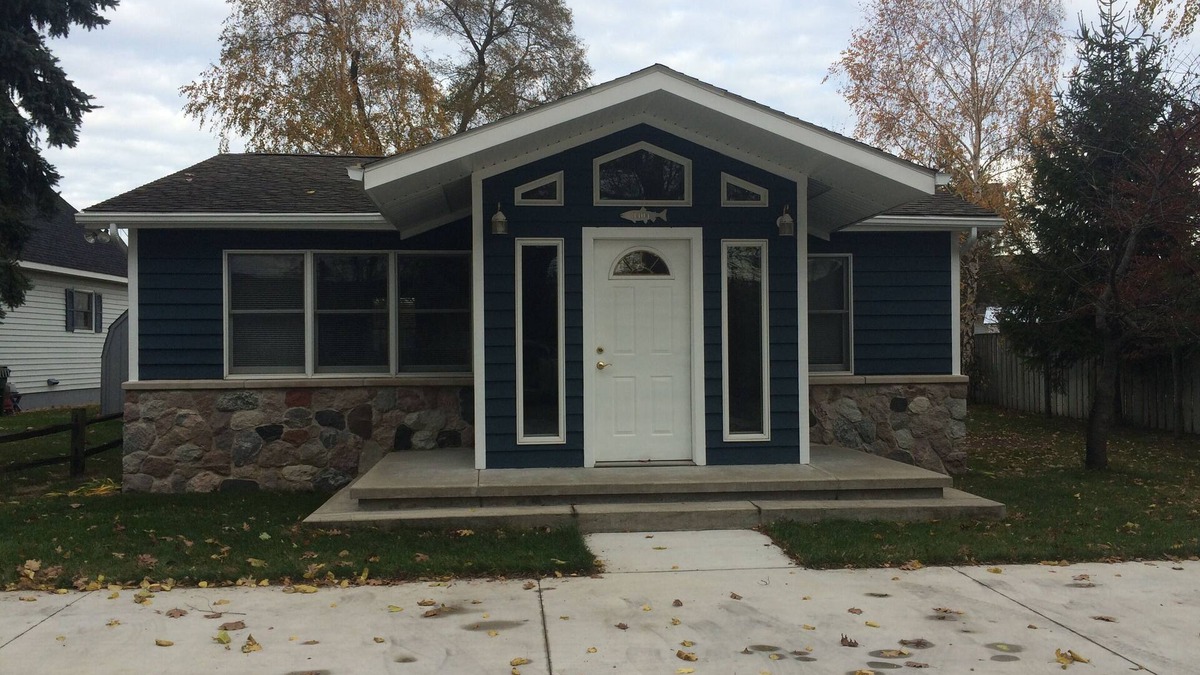 Bluffton House | Waterfront Home On Muskegon Channel