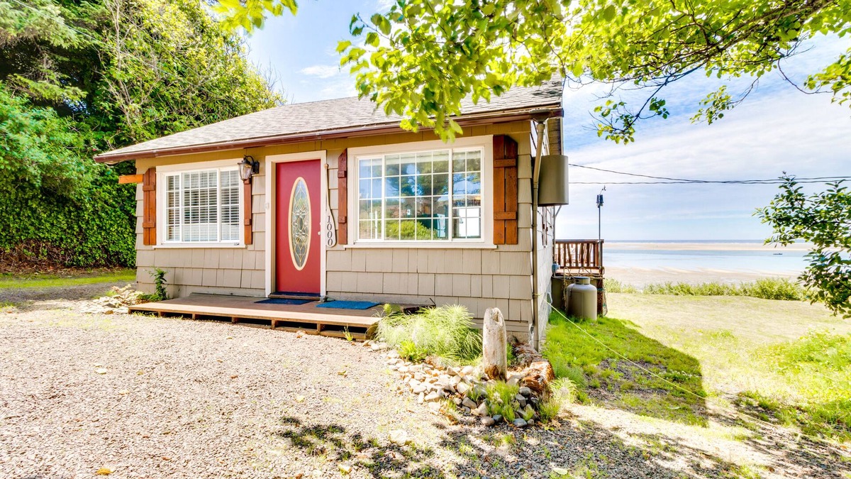 Happy Camp Hideaway Cabin | Waterfront home on Netarts Bay- beautiful views, dog-friendly, near attractions