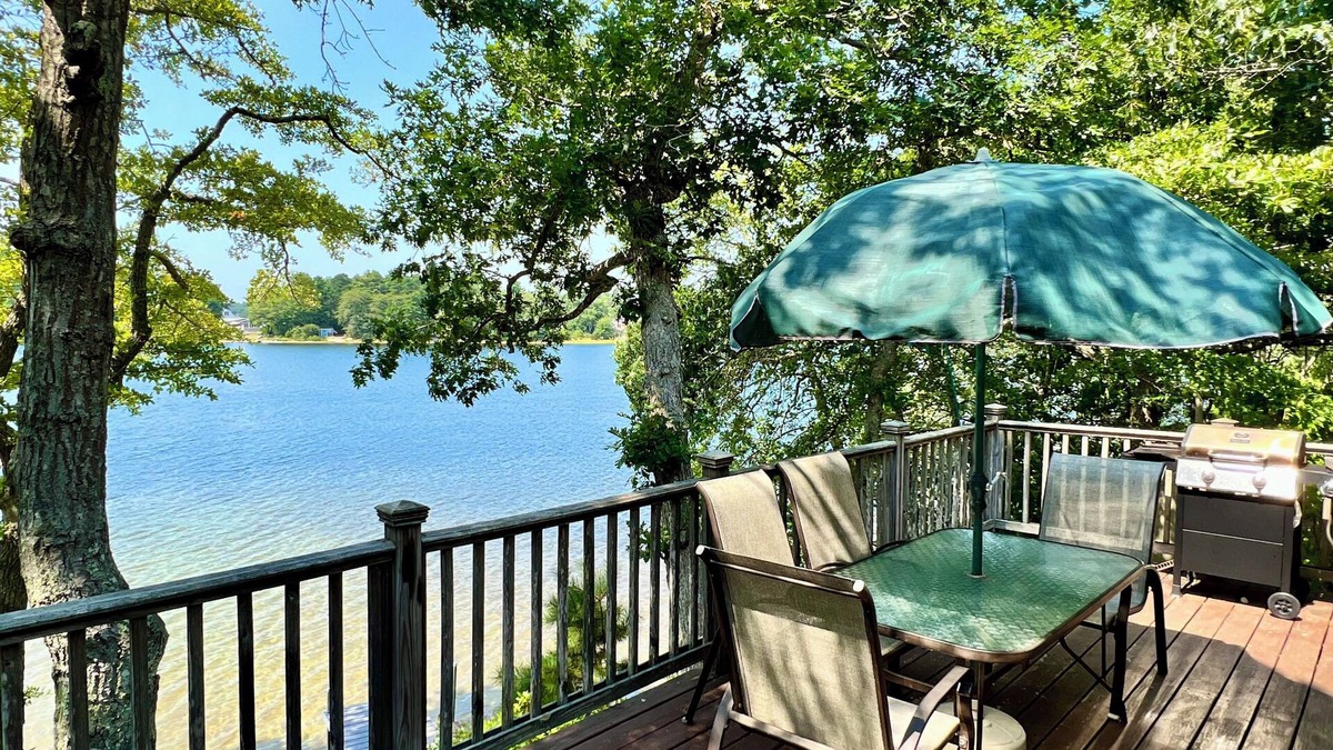 Ponds of Plymouth House | Waterfront home on pristine lake w/large deck above water, 5 min from Cape Cod