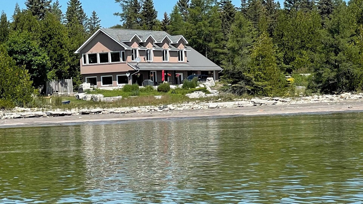 Manitoulin District House | Waterfront Home on South Shore of Lake Huron Manitoulin Island - With Sauna