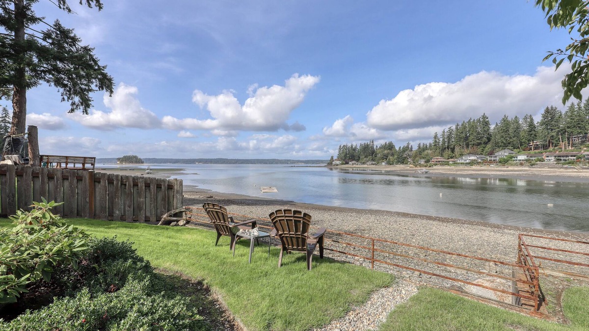 Gig Harbor House | Waterfront home & on-site guest house w/full kitchens, a large deck, & firepits
