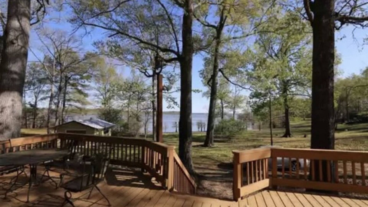 Anthony Harbor House | Waterfront Home on Sam Rayburn