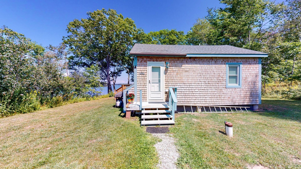 Cushing Cottage | Waterfront home on St. George River with private beach & deck - near festivals