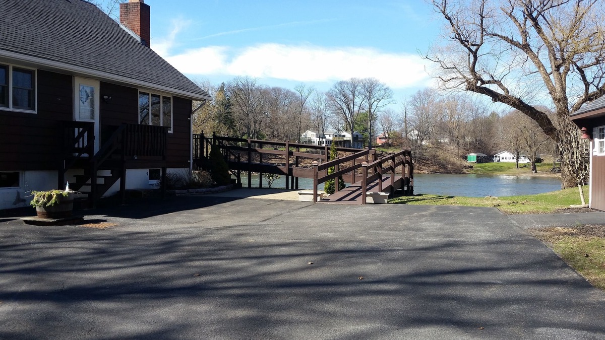 Lake Katrine House | Waterfront Home on the Esopus Creek, near Kingston, Rhinebeck, Hunter