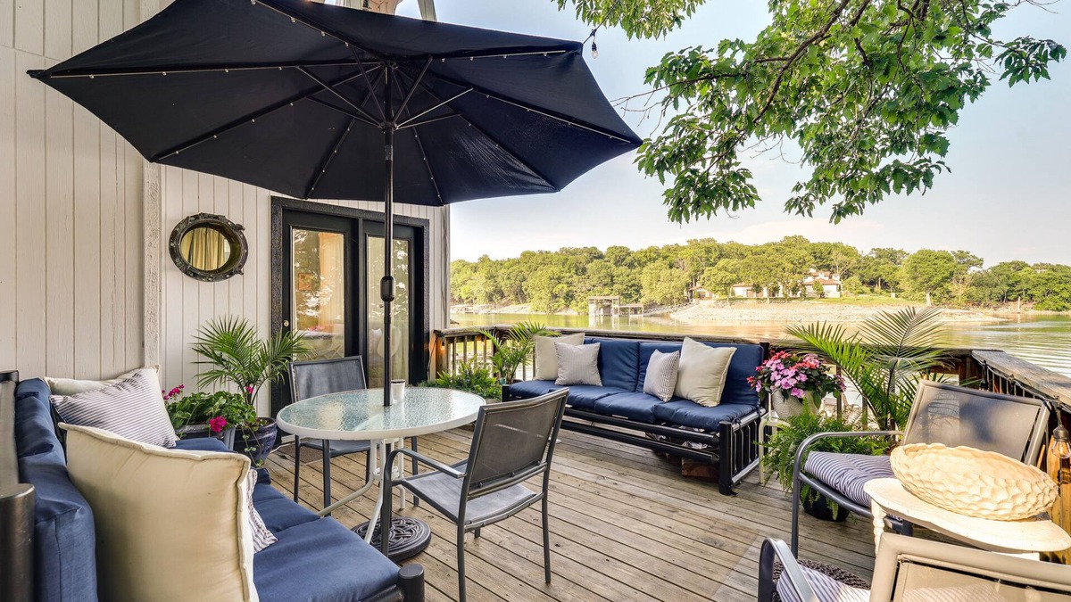 Vinita House | Waterfront Home w/Dock in South Grand Lake!