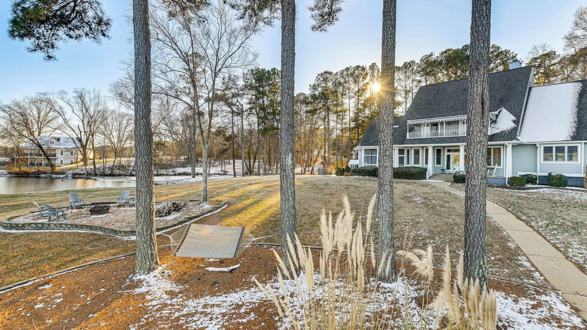 Bracey House | Waterfront Home w/Dock on Lake Gaston!