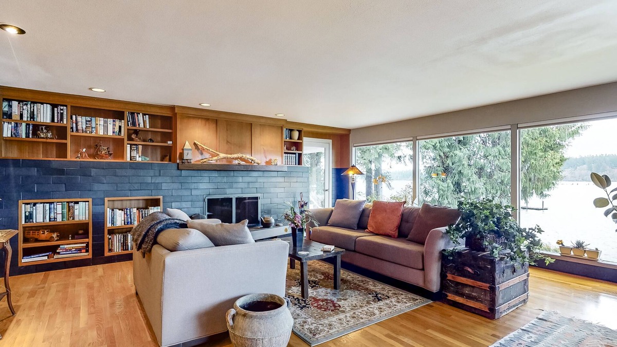 Poulsbo House | Waterfront home w/ Mt. Rainier and bay view, firepit & shore access - 1 dog OK