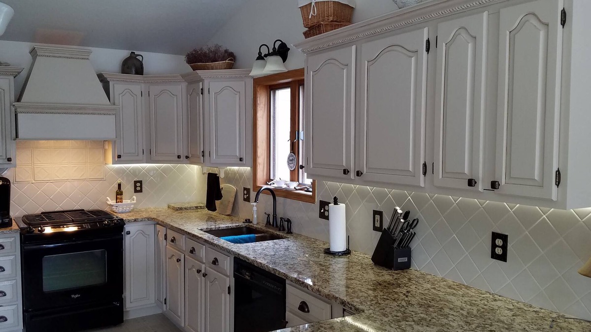 Farwell House | Waterfront home with breathtaking panoramic view of all sports lake