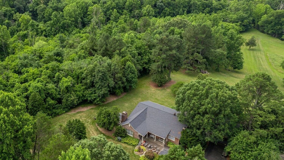 Greensboro House | Waterfront home with 5 Acres! 4 bedrooms 3.5 bathrooms
