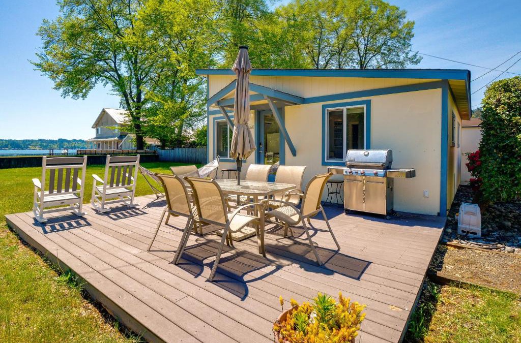 Belfair House | Waterfront Hood Canal Cottage Steps to the Beach!