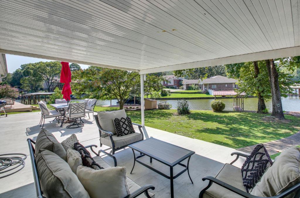 Hot Springs House | Waterfront Hot Springs Home with Dock and Porch!