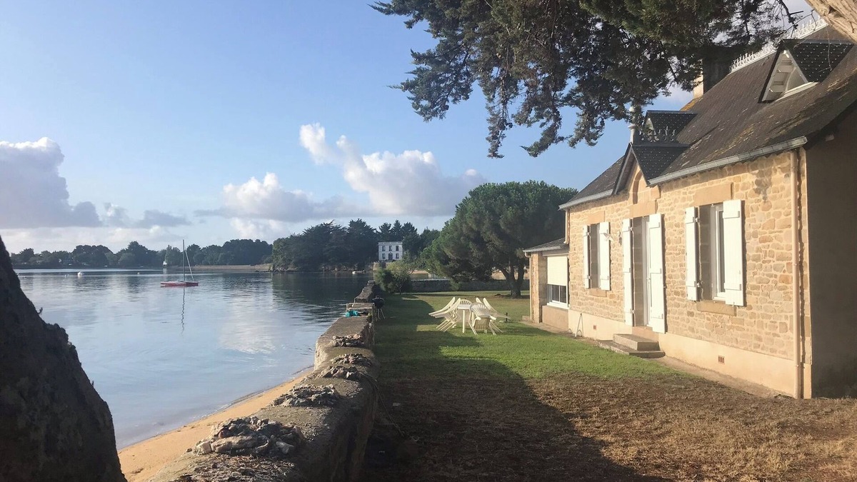 Ile-aux-Moines Villa | Waterfront house with large walled garden